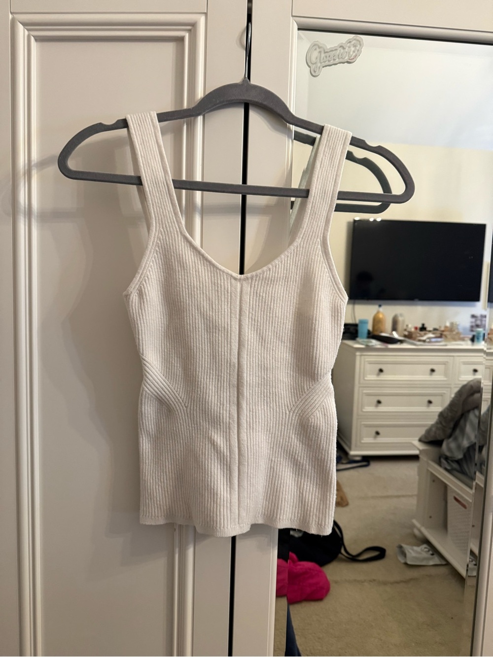 Fitted White Ribbed Tank Top with Wide Straps